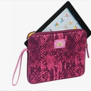 JUICY COUTURE IPAD SLEEVE PYTHON SNAKE IPAD CASE ( HOT PINK)